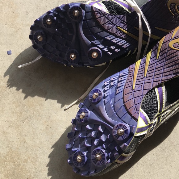 ASICS- track and field running shoe - Picture 3 of 4